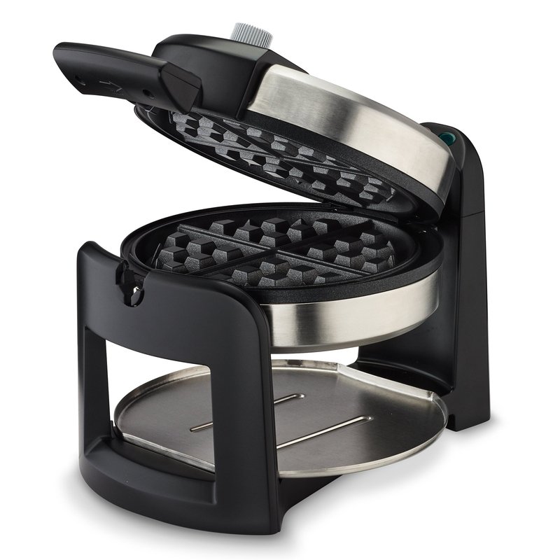 BLACK+DECKER Round Belgian Waffle Maker in the Waffle Makers department at