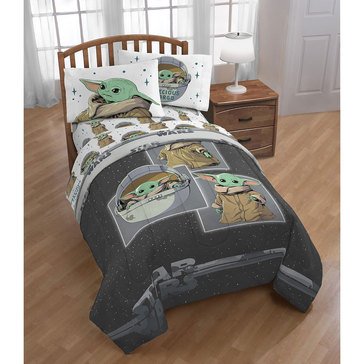 Star Wars The Mandalorian Curious Child Comforter