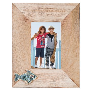 Beachcombers Coastal Life Beaded Fish Frame