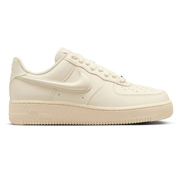 Nike Women's Air Force One 07 Court Shoe
