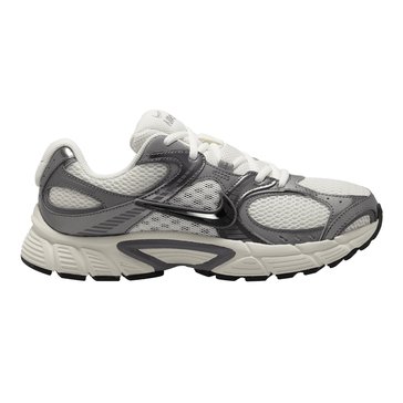 Nike Men's V5 RNR Lifestyle Running Shoe