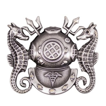 Warfare Badge Full Size DIV MED TECH ENL  Oxidized  Silver