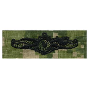 NWU Type-III Green Warfare Badge Information Dominance Enlisted