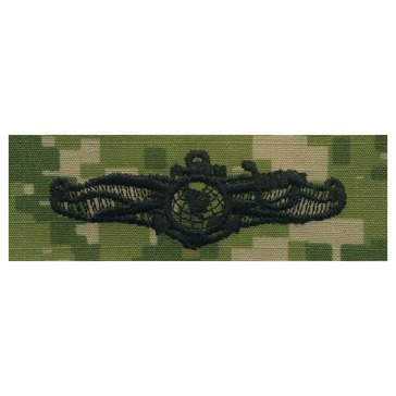 NWU Type-III Green Warfare Badge Information Dominance Officer