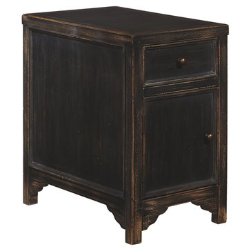 Signature Design by Ashley Gavelston Chairside End Table