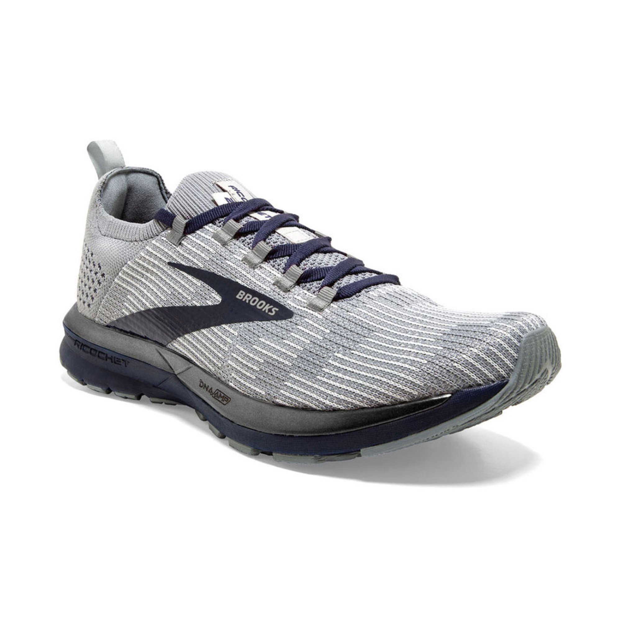 brooks men's training shoes