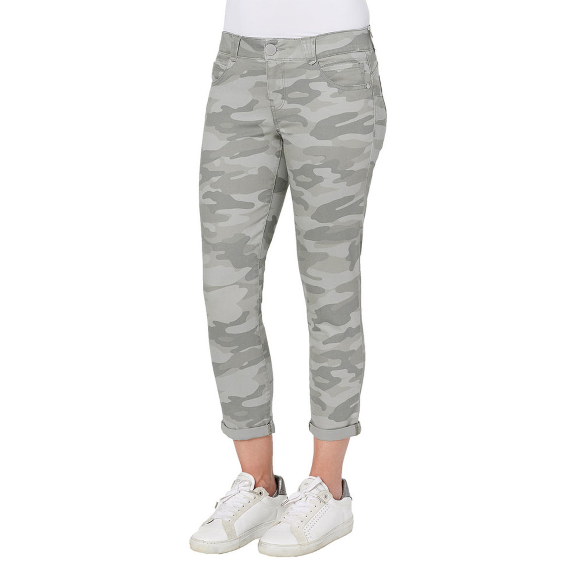 camouflage cropped pants